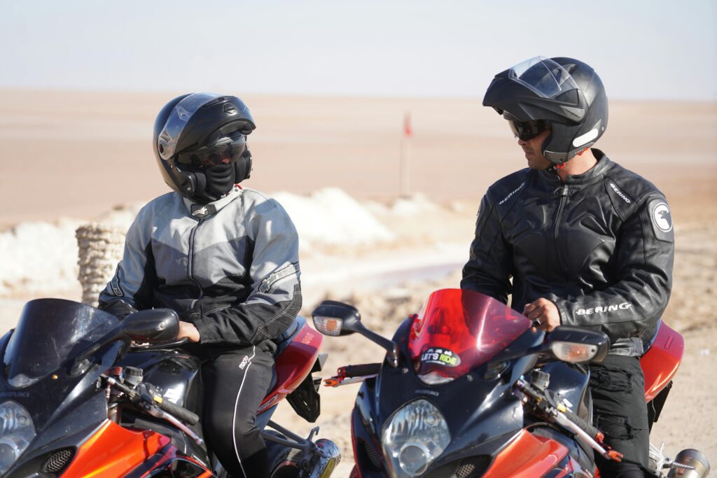 Ultimate Guide: 5 Reasons to Choose Leather vs Textile Riding Jackets for Indian Riders