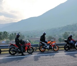 7 Powerful Biker Hand Gestures That Define True Brotherhood on Indian Roads 🏍️💪 7 Powerful Biker Hand Gestures That Define True Brotherhood on Indian Roads 🏍️💪